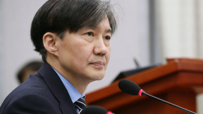 한국당 ‘폴리페서 금지법’ 잇달아 발의…조국 사례 겨냥