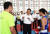 시진핑 중국 국가주석이 2014년 8월 난징의 한 체육관에서 복싱에 대해 말하고 있다. 시 주석은 자신이 젊은 시절 복싱을 배웠다고 밝혔다. [중국 환구망]