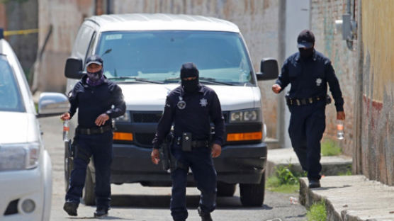 다리 위서 시신이 무더기로…갱단 다툼에 범죄율 치솟는 멕시코 