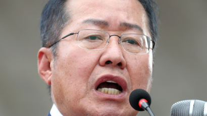 홍 전 대표 총선 고향 출마에 대해 "천만에...내년 1월에 결정" 