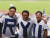 2013년 류현진 선발 경기에 친구들과 &#39;RYU&#39;와 &#39;류현진&#39; 티셔츠를 만들어 입고 응원한 데이비드 김(왼쪽). [사진 데이비드 김]