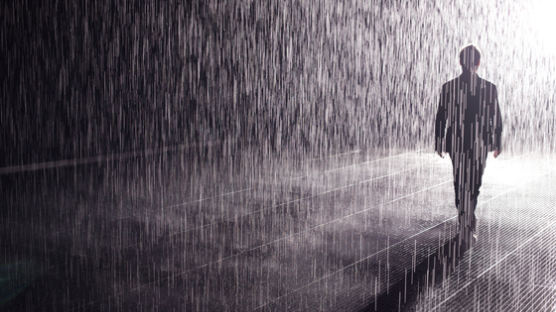 강렬하고 우아한 '첨단 폭우', 세계적 설치작품 '레인룸' 온다 