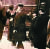 러시아와 협상을 위해 1909년 10월 26일 하벌빈 역에 도착한 이토 히로부미 초대 조선통감의 모습. 왼쪽 모자를 벗고 있는 인물이다. 안중근 의사의 의거가 이뤄지기 전의 모습이다. [중앙포토]