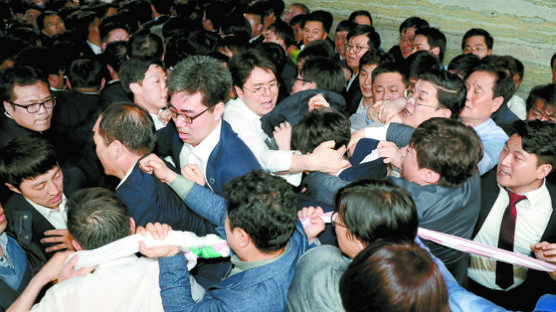 패스트트랙 소환 거부 한국당 의원들 "당 입장 따르겠다" 
