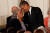 2012년 당시 버락 오바마 미국 대통령은 토니 모리슨에게 &#39;자유의 메달&#39;을 수여했다. [AP=연합뉴스]