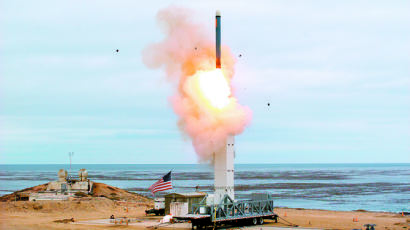 [사진] 미국, INF 탈퇴 16일 만에 중거리 미사일 발사