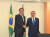 최신원 SK네트웍스 회장이 22일(현지시간) 브라질 브라질리아에 위치한 대통령궁에서 자이르 보우소나루 브라질 대통령과 만나 양국 간 협력 강화 방안을 논의했다. [사진 SK네트웍스]