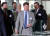 지난 5월 한·미·일 안보회의(DTT) 참석차 방한한 랜들 슈라이버 미 국방부 차관보(가운데)가 국방부 청사로 들어가고 있다. [뉴스1] 