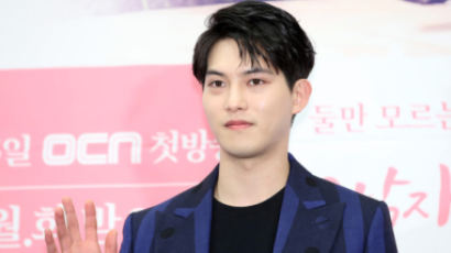 LEE JONG HYUN Departs From CNBLUE After Chatroom Controversy