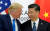 도널드 트럼프 미 대통령과 시진핑 중국 국가주석이 지난 6월 29일 일본 오사카에서 열린 G20 정상회의에서 마주하고 있다. [로이터=연합뉴스]