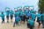 에어서울은 29일(현지시간) 필리핀 보라카이 화이트비치에서 승무원, 필리핀 관광청 직원, 현지 주민들과 함께 해양 플라스틱 제로 캠페인&#39;을 진행했다. 장진영 기자
