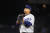 LA 다저스 류현진이 30일 애리조나전에서도 힘겨운 피칭을 했다. 현지 언론은 류현진의 체력 저하를 우려하고 있다. [AP=연합뉴스]