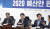 8월 13일 2020년 예산안 편성 당정협의가 이인영 민주당 원내대표(왼쪽에서 두 번째) 등이 참석한 가운데 의원회관에서 열렸다. / 사진:연합뉴스