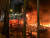 홍콩 시위대가 31일 밤 완차이에 설치한 바리케이드에서 불이 번지고 있다. [유상철 기자]