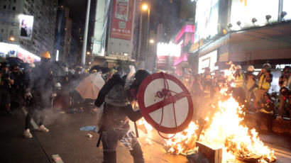 아람코·알리바바도 멈칫…금융허브 홍콩의 지위가 흔들린다