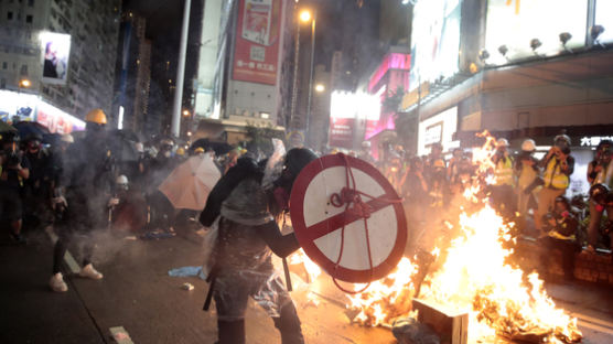 아람코·알리바바도 멈칫…금융허브 홍콩의 지위가 흔들린다