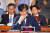 (서울=뉴스1) 이종덕 기자 = 조국 법무부 장관 후보자가 6일 서울 여의도 국회에서 열린 인사 청문회에서 의원들의 질의를 듣고 있다. [뉴스1]