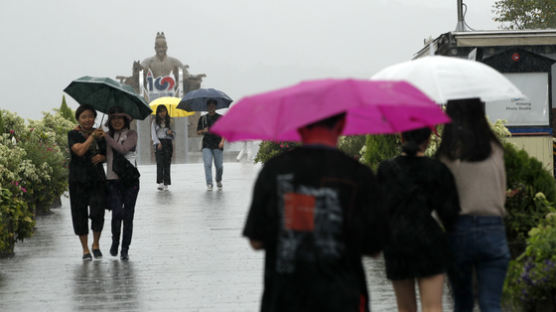 다시 온 가을 장마···추석 연휴 전날까지 최고 300㎜ 폭우