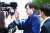 조국 법무부 장관 후보자가 8일 오후 서울 서초구 방배동 자택으로 들어서고 있다. [뉴스1]