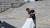 이언주 무소속 의원이 10일 국회 본관 앞에서 삭발하고 있다. 한영익 기자