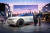 10일(현지시간) 열린 ‘2019 프랑크푸르트 모터쇼’에서 정의선 현대차그룹 수석부회장, 정범구 주독일대사, 이상엽 현대차 디자인센터장, 토마스 쉬미에라 현대차 상품본부장(오른쪽부터)이 현대차 최초 독자모델 ‘포니’를 재해석한 전기차 ‘45’ 앞에서 기념촬영하고 있다. [사진 현대차그룹]