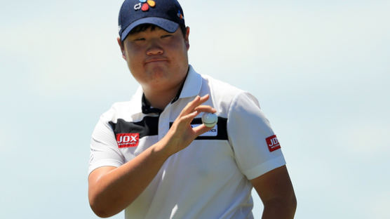 '아이언맨 같은 시즌'... 아시아 첫 PGA 신인상 수상한 임성재