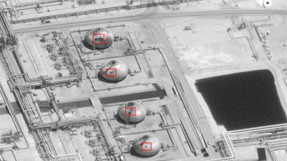 드론 폭격에 17곳 구멍나고 파괴된 사우디 석유시설 위성사진 공개