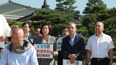 한국당 삭발 릴레이···황교안에 이어 이주영·심재철도 동참