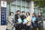 박귀순 팀장(왼쪽 셋째)과 통계청 서울사무소 조사요원들. [통계청]