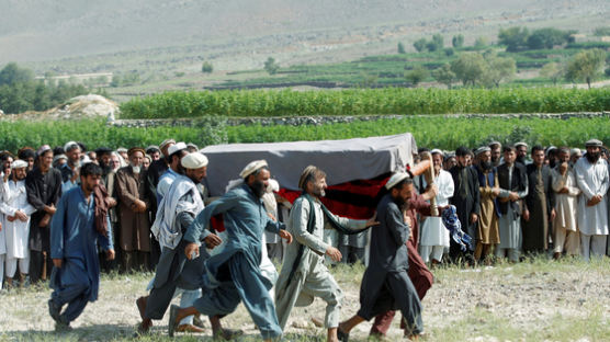 농장 노동자를 오인···美드론 아프간 오폭, 민간인 30명 사망