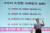 황교안 자유한국당 대표가 22일 서울 여의도 국회에서 열린 &#39;2020 경제대전환 : 민부론&#39; 발간 국민보고대회에서 발표를 하고 있다. [뉴시스]