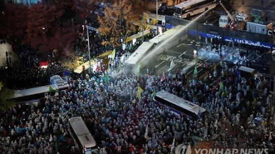 경찰이 금지 통고한 집회 행진…法 "교통방해죄 성립 안돼"