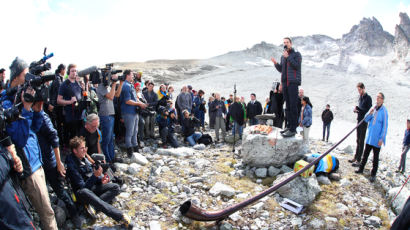 알프스에서 '빙하 장례식'··· 사망 원인은 '지구온난화'