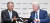 정의선 현대차그룹 수석부회장(왼쪽)과 케빈 클락 앱티브 최고경영자(CEO)가 23일(현지시간) 미국 뉴욕 골드만삭스 본사에서 자율주행 소프트웨어 개발을 위한 합작법인 설립 본계약에 서명하고 있다. 정 부회장은 ’2030년쯤 본격적으로 자율주행차 시대가 열릴 것“이라고 말했다. [사진 현대차]