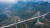  세계 최고 높은 교각위에 건설되는 중국 구이저우성 핑탄대교. 다리 위에는 관광객들을 위한 휴게소도 건설된다.[신화=연합뉴스]