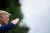 도널드 트럼프 미국 대통령이 30일(현지시간) 버지니아주 포트 마이어 기지에서 열린 마크 밀리 신임 합참의장 취임식에 참석해 경례를 하고 있다. [AFP=연합뉴스]