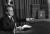 리처드 닉슨 전 미국 대통령이 1974년 4월 29일 전국에 방송된 연설을 통해 백악관의 녹음테이프 녹취록을 하원의 탄핵 수사관들에게 넘겨주겠다고 발표하고 있다. [AP=연합뉴스]