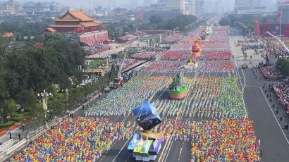 신중국 70주년 열병식 등장한 다양한 퍼레이드 차량의 정체는?