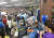 개천절 휴일인 3일 오후 서울 광화문 집회에 참여한 시민들이 한꺼번에 이동한 지하철2호선 시청역이 붐비고 있다. 조문규 기자