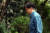 조국 법무부 장관이 22일 오후 외출후 서울 서초구 방배동 자택으로 귀가하고 있다 . [연합뉴스]