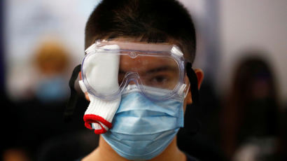 홍콩 정부, '복면금지법' 시행…시위 때 마스크 쓰면 징역형