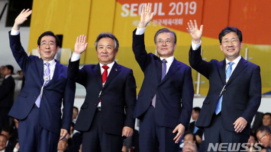 文대통령 “2032년 남북공동올림픽 개최 희망…공정·인권·평화 담겨야” 