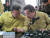 지난 4월 5일 이낙연 국무총리(오른쪽)와 김부겸 당시 행정안전부 장관이 강원도 고성군 일대 산불과 관련해 이야기를 나누고 있다. / 사진:연합뉴스