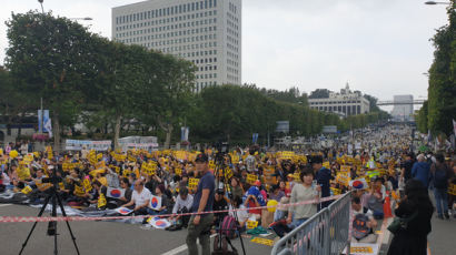 대규모 집회·불꽃 축제로 서울 도심 곳곳 교통 체증