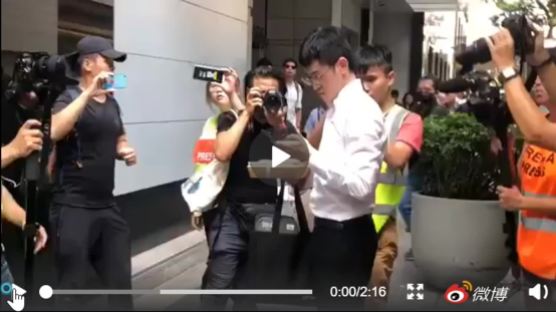 "우린 중국인" 외쳤다고 폭행···中군 개입여론 키운 2분 영상