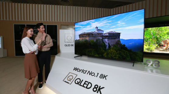 '8K TV 전쟁' 삼성·LG전자, 이번엔 소비자 눈 앞에서 붙는다