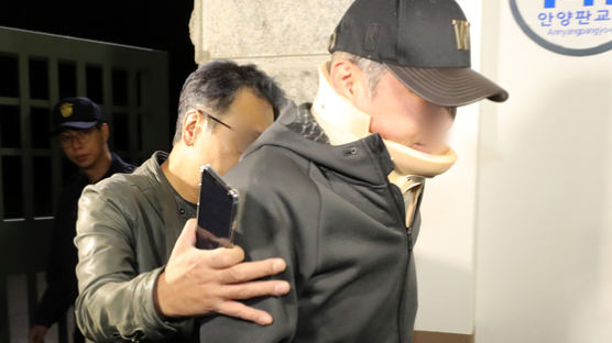 한국당 "돈 전달한 사람은 구속, 돈 받은 조국 동생은 풀려나"