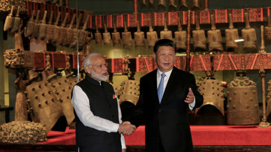시진핑, 미 주도 인도-태평양 전략 깨기 시동 건다