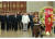 김정은 북한 국무위원장(가운데)과 당 중앙위 정치국 간부들이 10일 금수산태양궁전을 참배하고 있다 [사진 노동신문]