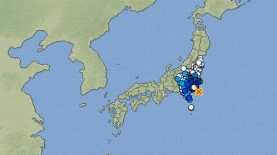 태풍 하기비스에 지진까지 덮친 일본, 하늘·땅 모두 마비됐다